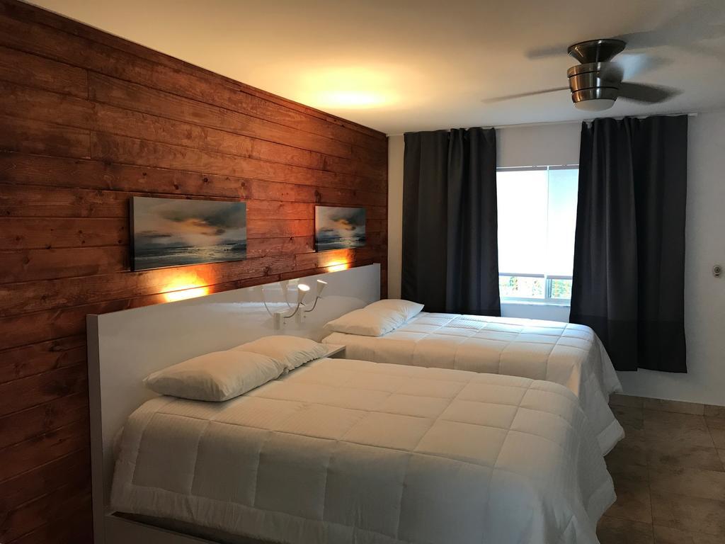 Wave Beach Vacation Rentals 폼파노 비치 외부 사진